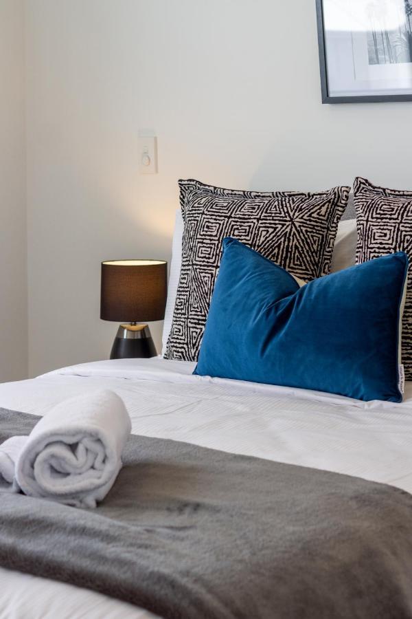 Upper Riccarton Dream - 2 Bed 2 Bath W/Carpark Apartment Крайстчърч Екстериор снимка