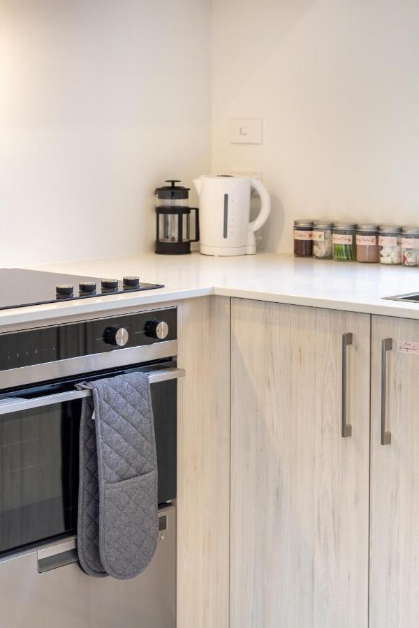 Upper Riccarton Dream - 2 Bed 2 Bath W/Carpark Apartment Крайстчърч Екстериор снимка
