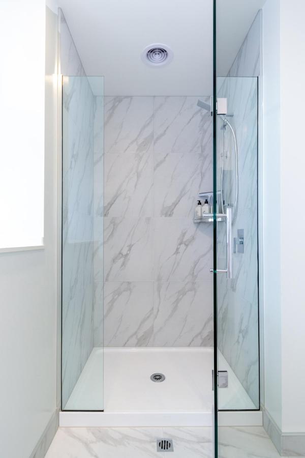 Upper Riccarton Dream - 2 Bed 2 Bath W/Carpark Apartment Крайстчърч Екстериор снимка